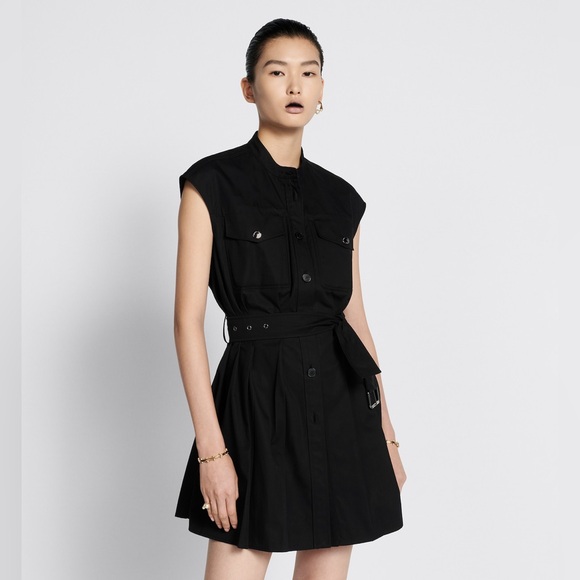 Dior Short Dress
Black Cotton Gabardine Fr36 - Picture 3 of 6
